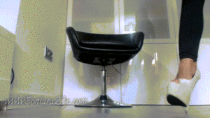 Te excitan los tacones (cod.885)